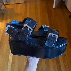 Urban Outfitters Platform Sandals in Black patent